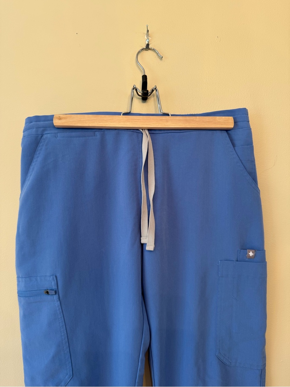 Figs Yola Elastic Waistband Skinny Scrub Pants Ceil Blue - Picture 4 of 7
